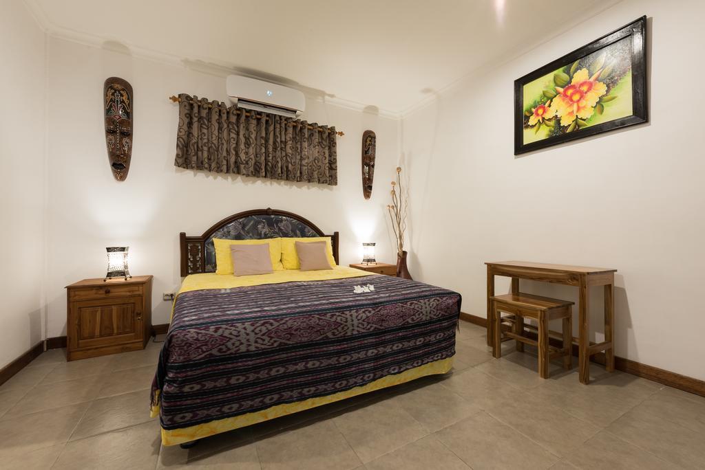Yuli'S Homestay Kuta  Buitenkant foto